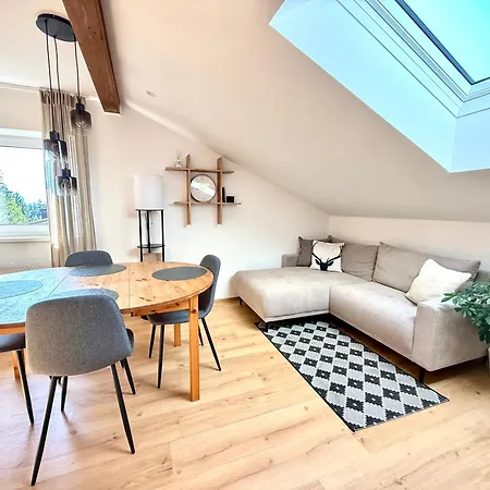 Quartier 27- Modern With Balcony & Free Parking Appartement *