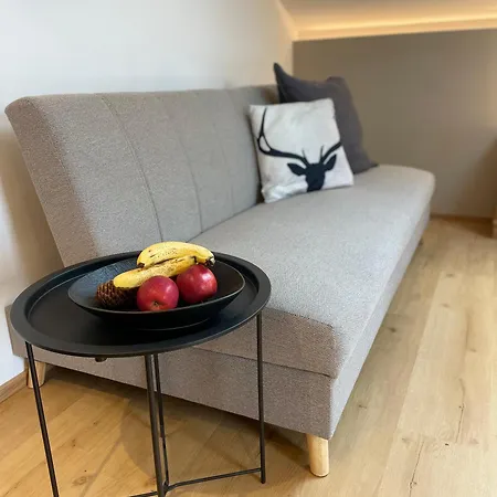 Quartier 27- Modern With Balcony & Free Parking *